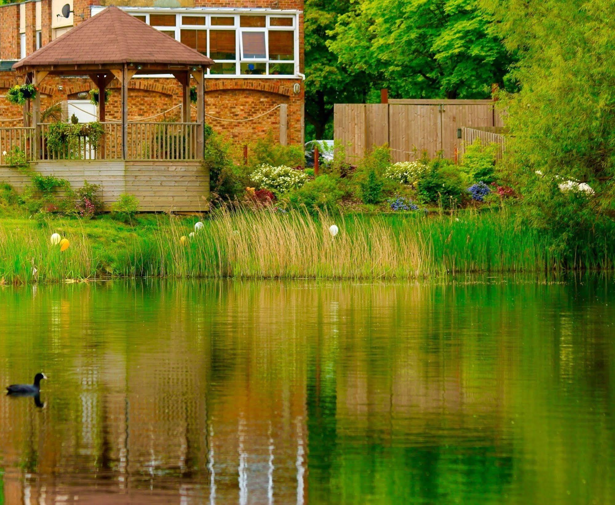 גרייבסנד Inn On The Lake מראה חיצוני תמונה